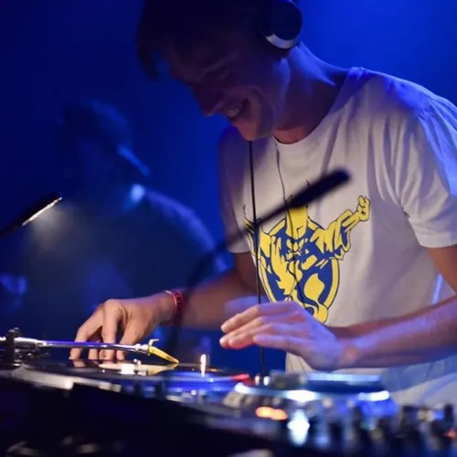 DJ Rave-M
