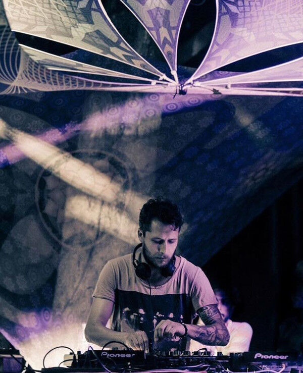 DJ EMOK