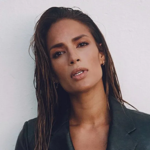 CHELINA MANUHUTU