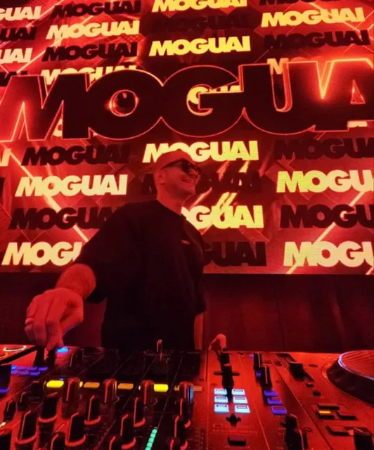 Hot Dub Time Machine