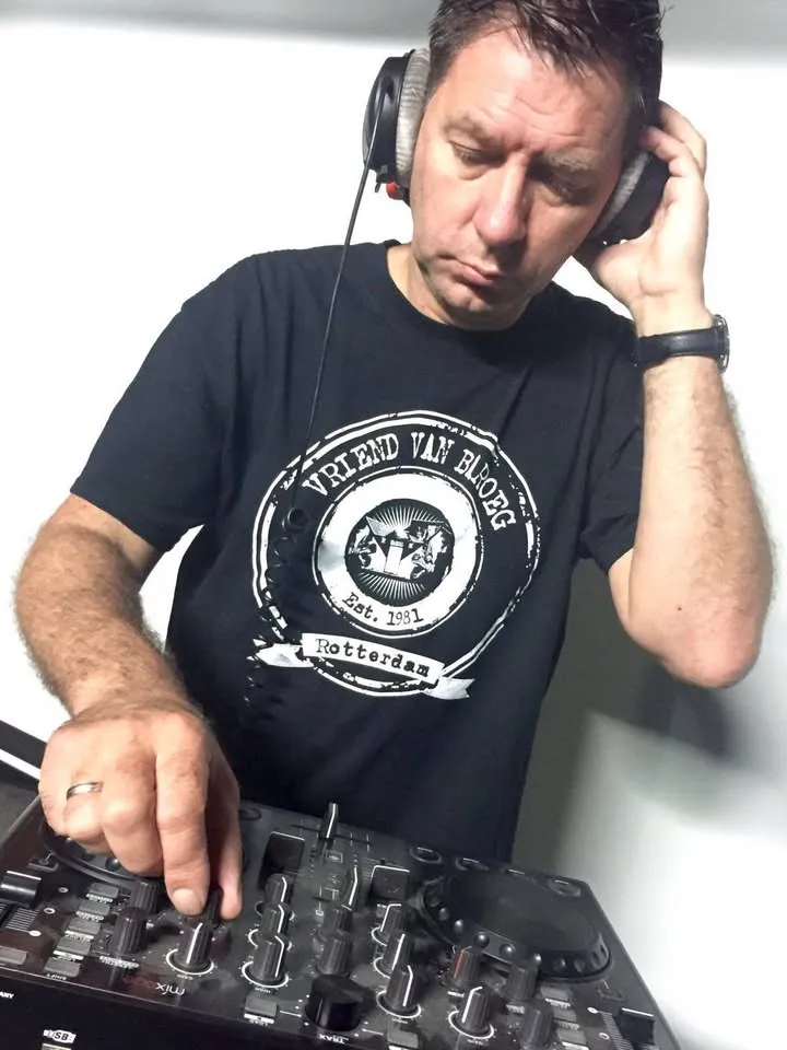 DJ CO2