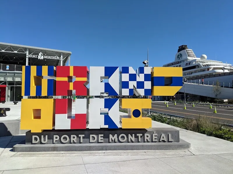Grand Quai Du Port De Montréal