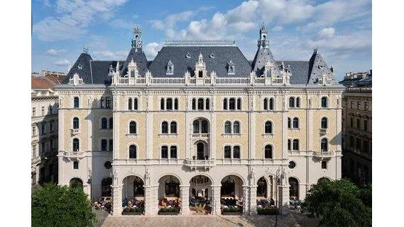W Budapest