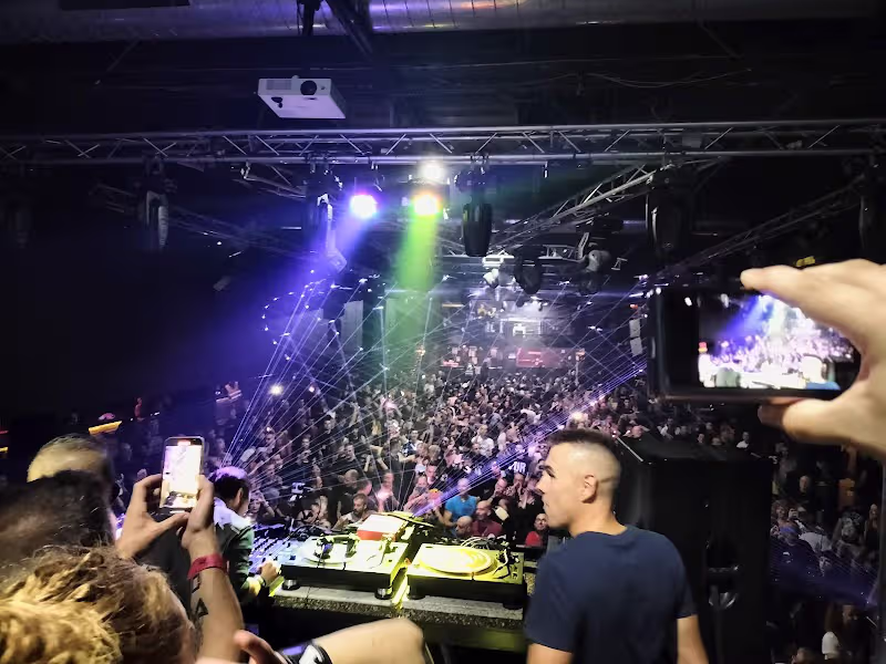 Sala Groove multiespacio