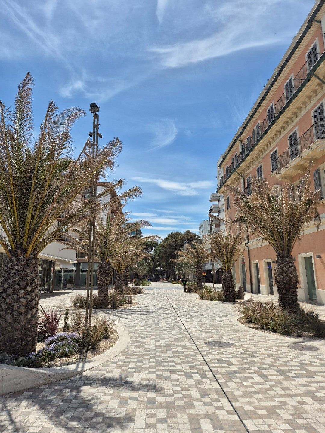 Viale Trebaci 49, 47838 Riccione, Italy